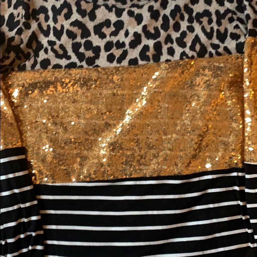 Color block top - Picture 2 of 3